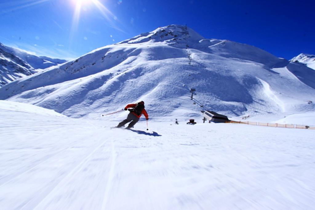 Hotel Vier Jahreszeiten Sankt Leonhard im Pitztal Esterno foto
