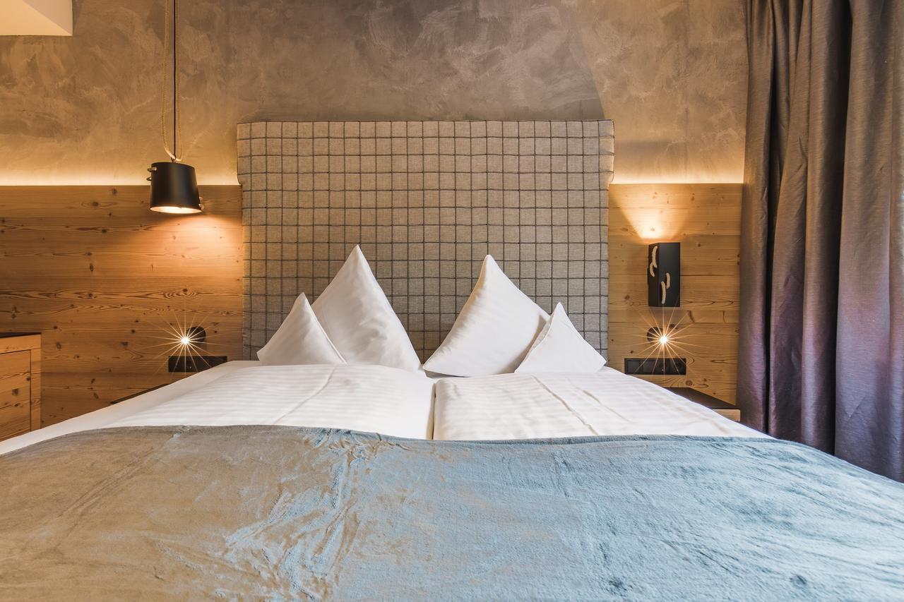 Hotel Vier Jahreszeiten Sankt Leonhard im Pitztal Esterno foto