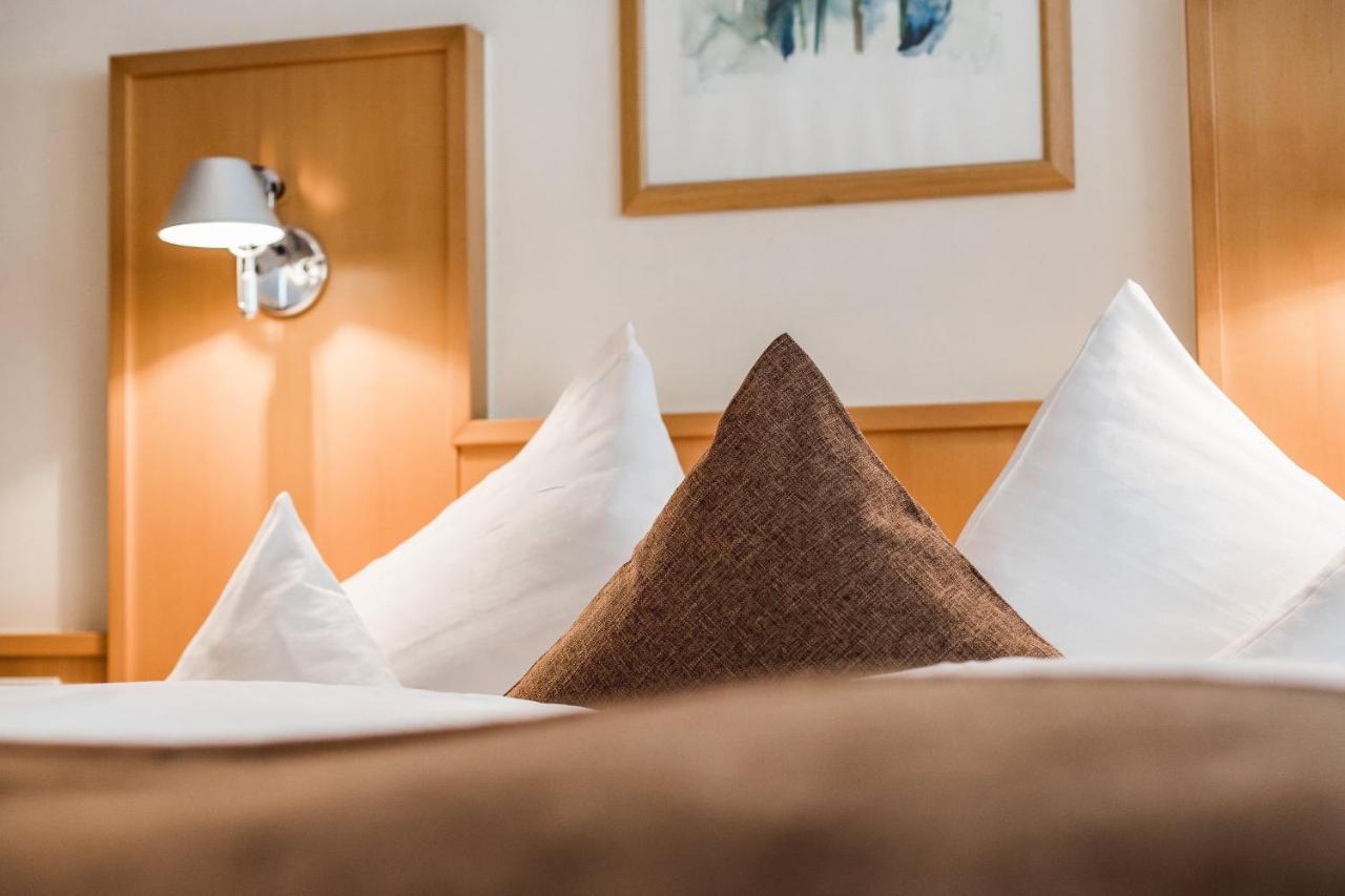 Hotel Vier Jahreszeiten Sankt Leonhard im Pitztal Esterno foto