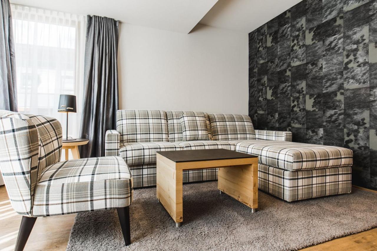 Hotel Vier Jahreszeiten Sankt Leonhard im Pitztal Esterno foto